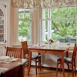 Mooreland Garden Inn
