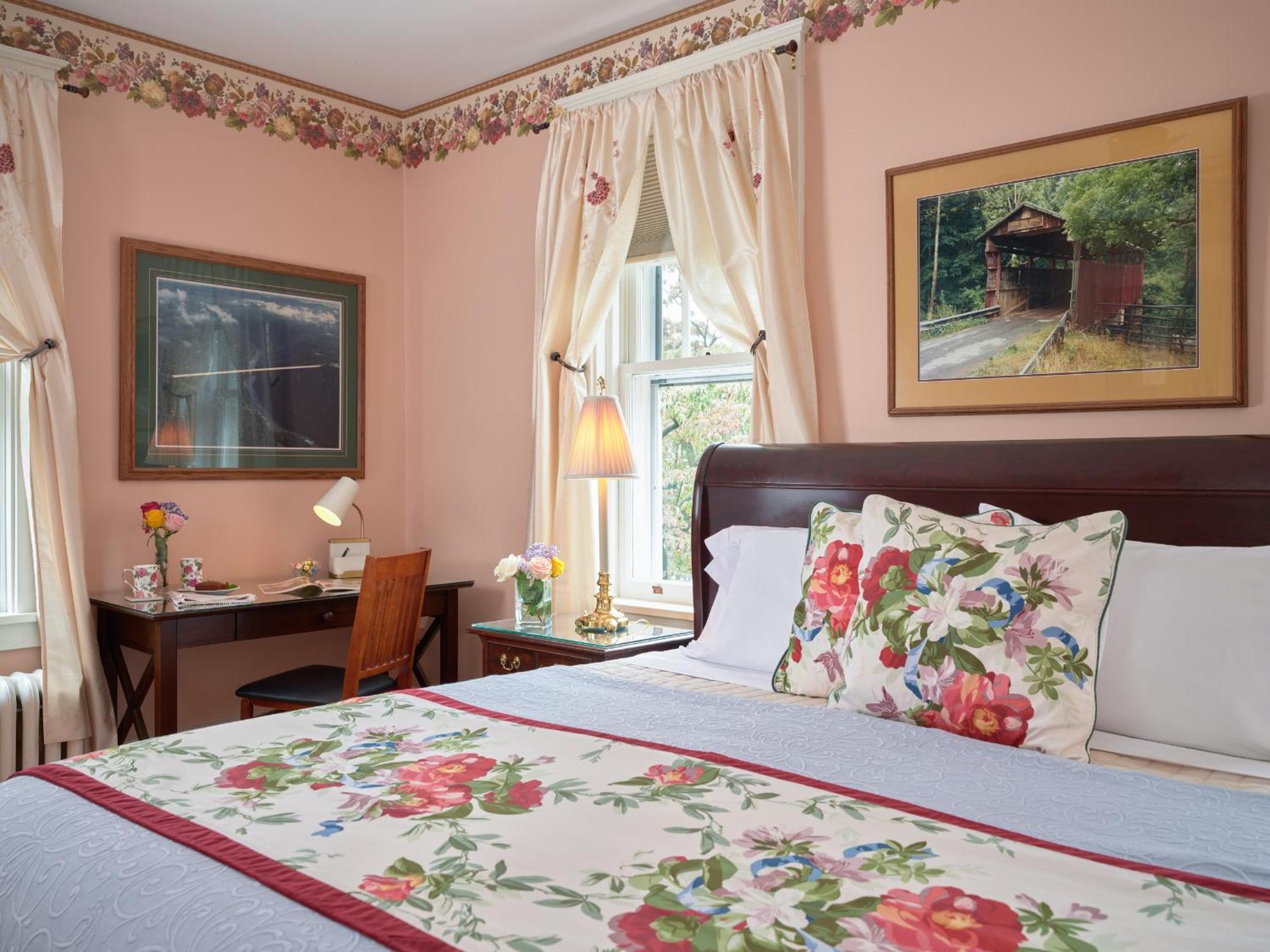 Mooreland Garden 3*